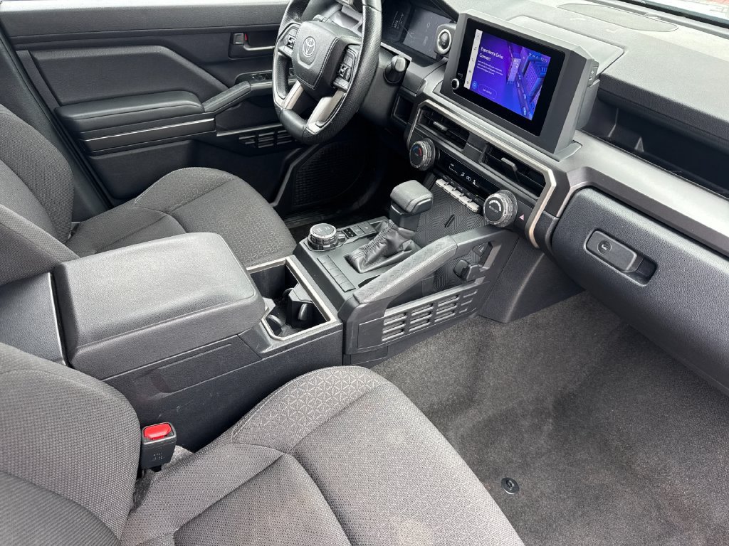 Used 2025 Toyota 4Runner SR5 AWD/4WD image 16
