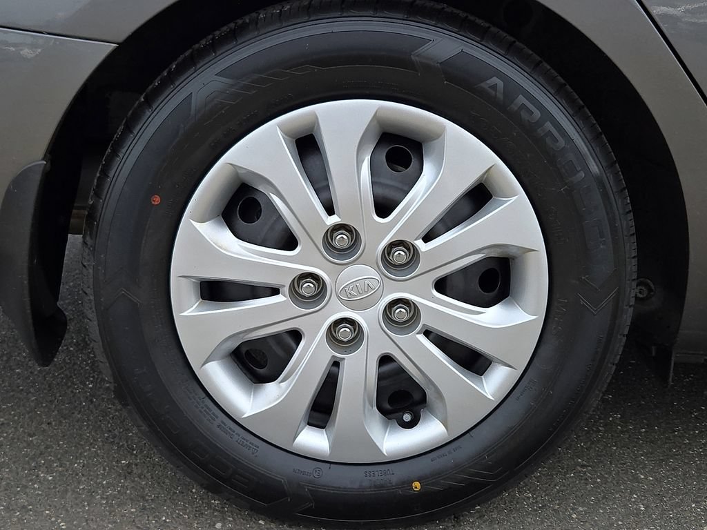Used 2013 Kia Forte EX w/ Fuel Economy Pkg FWD image 11