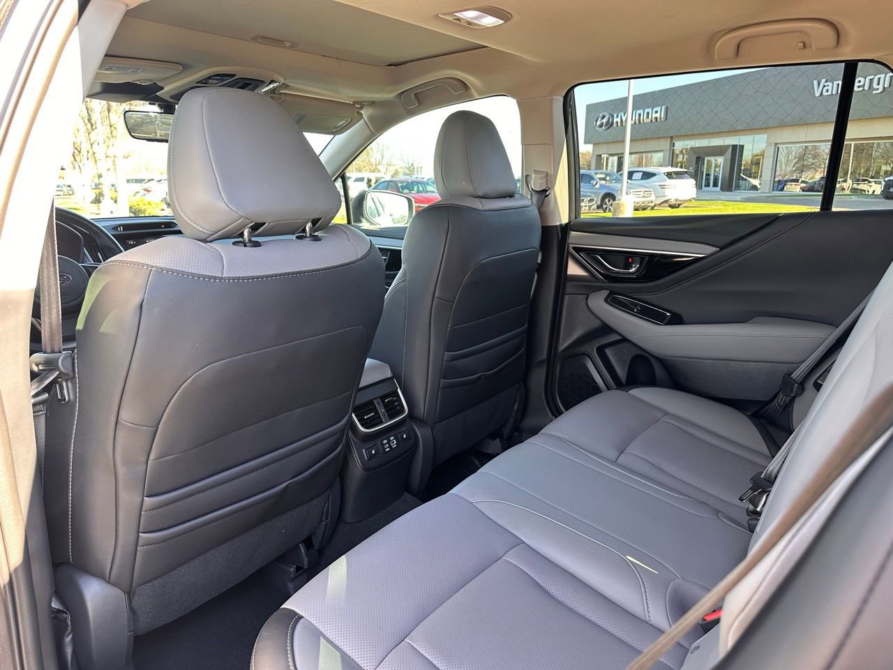 Used 2025 Subaru Outback Limited image 17