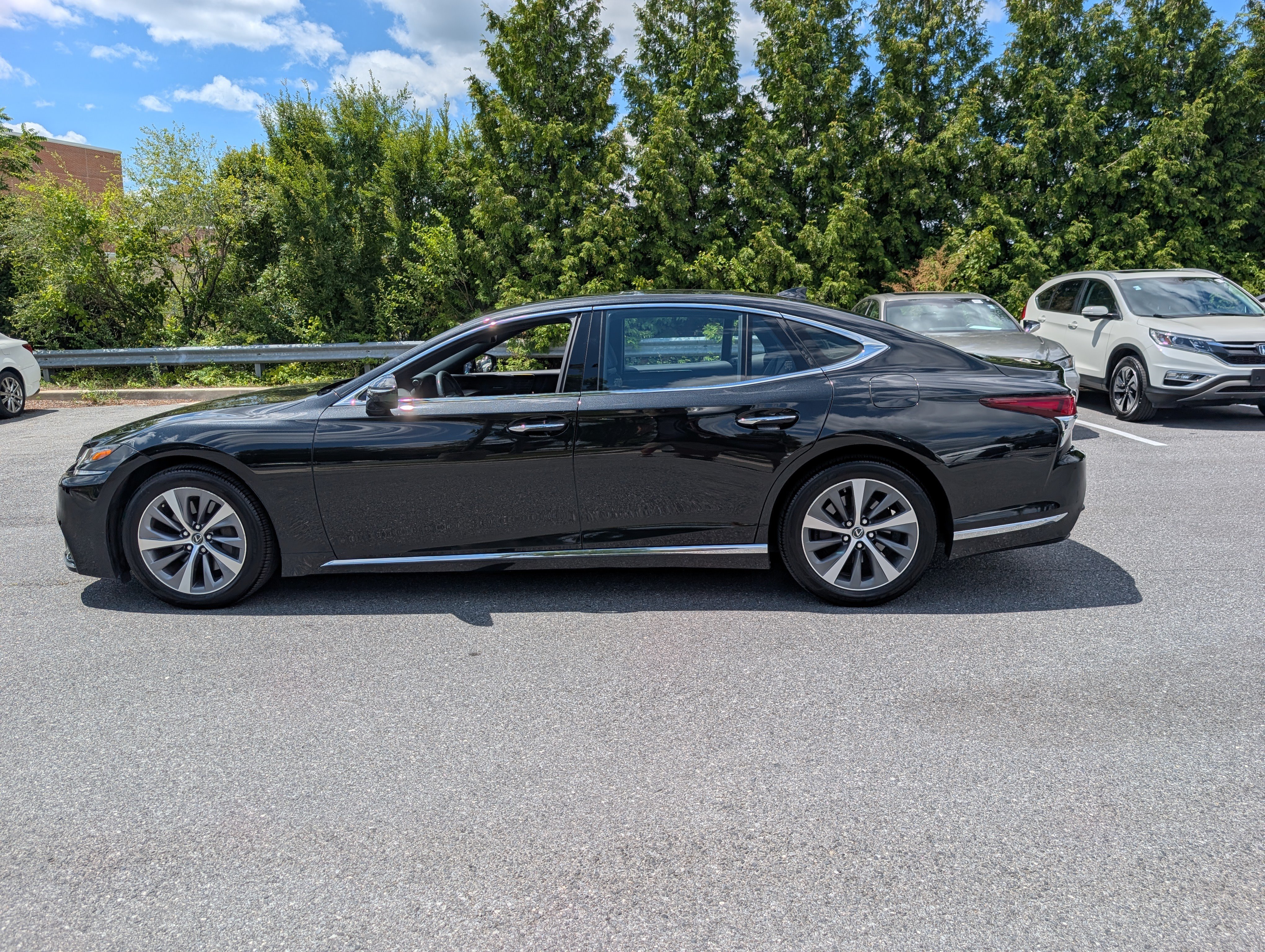 Used 2018 Lexus LS 500 AWD w/ Accessory Package (Z2) image 6