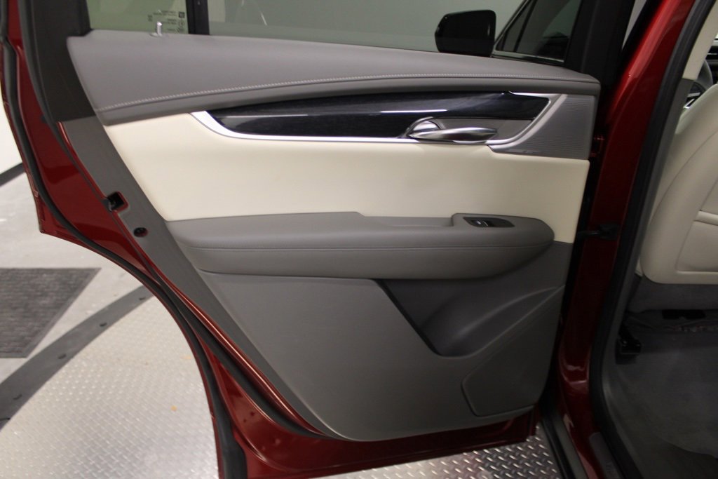 Used 2024 Cadillac XT6 Premium Luxury image 30