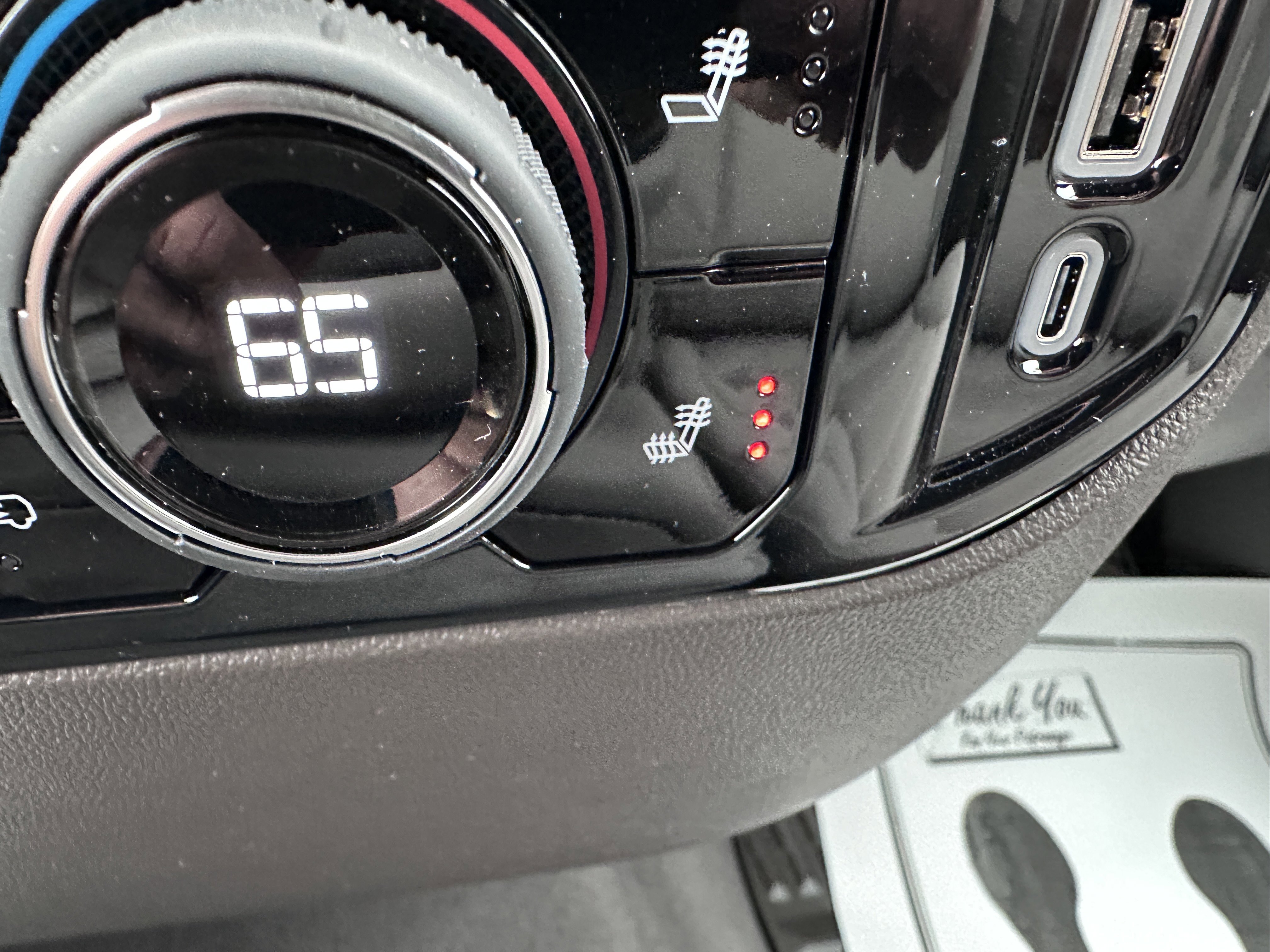 Used 2025 Chevrolet Silverado 1500 LT w/ Leather Package image 17