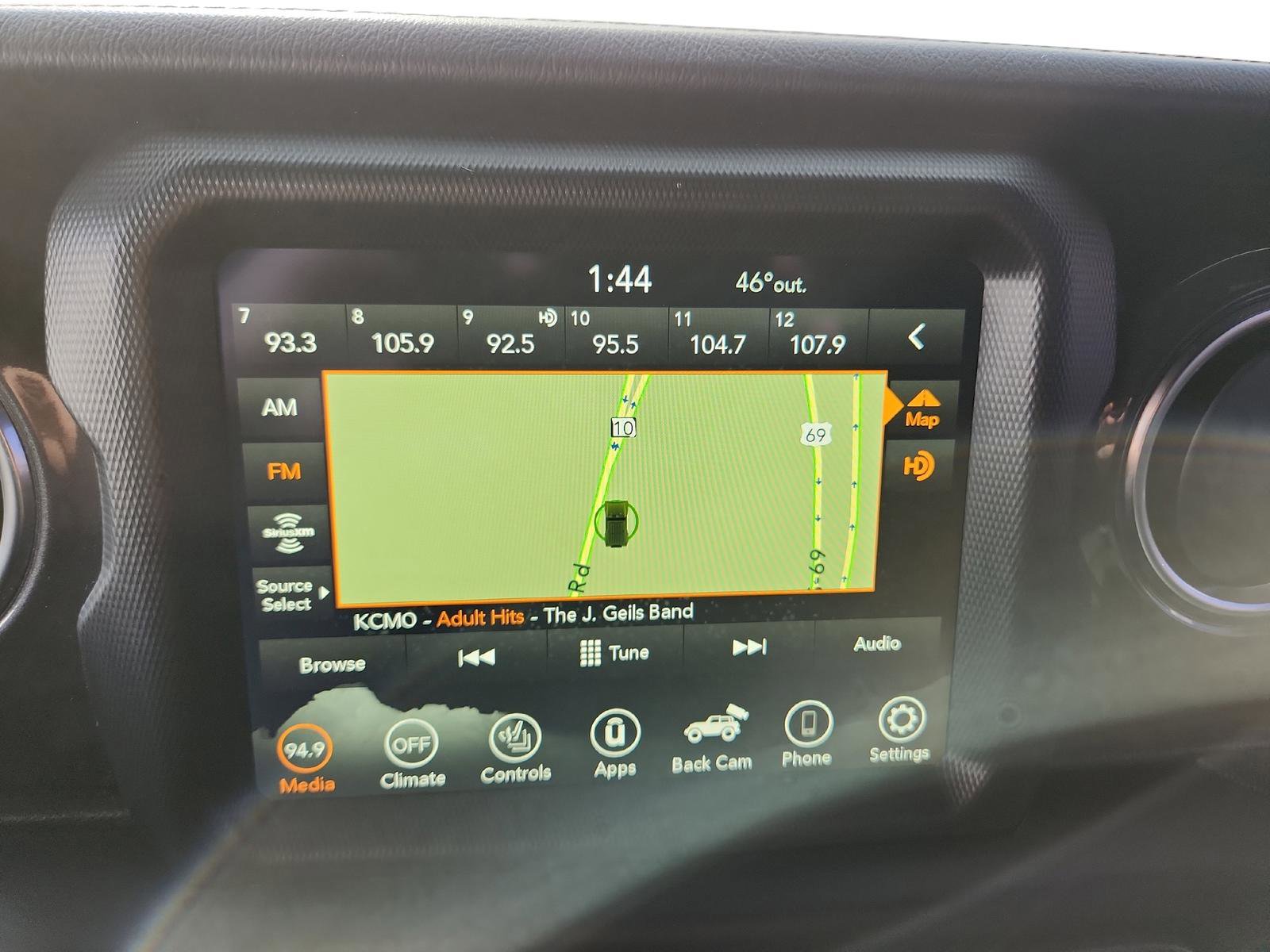 Used 2021 Jeep Wrangler Unlimited Rubicon w/ Trailer Tow Package image 16