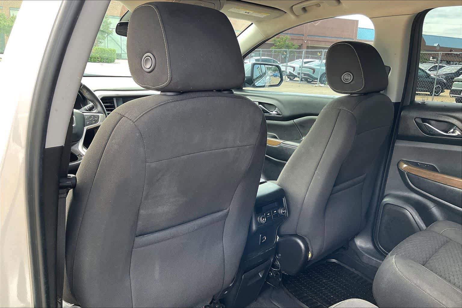 Used 2018 GMC Acadia SLE FWD image 11