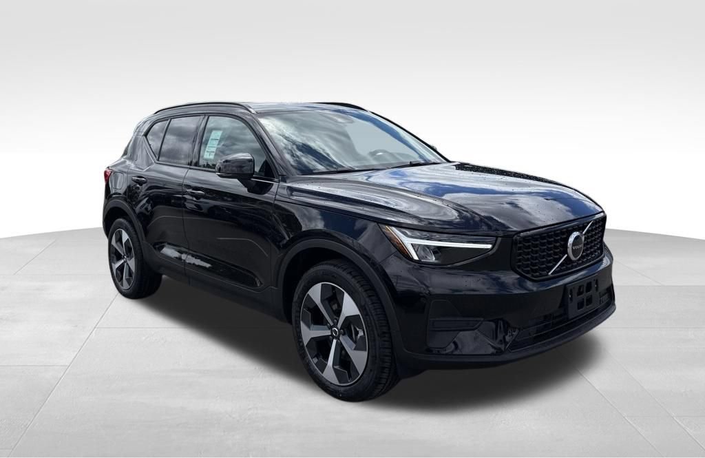 New 2026 Volvo XC40 B5 Core w/ Protection Package Premier AWD/4WD image 7