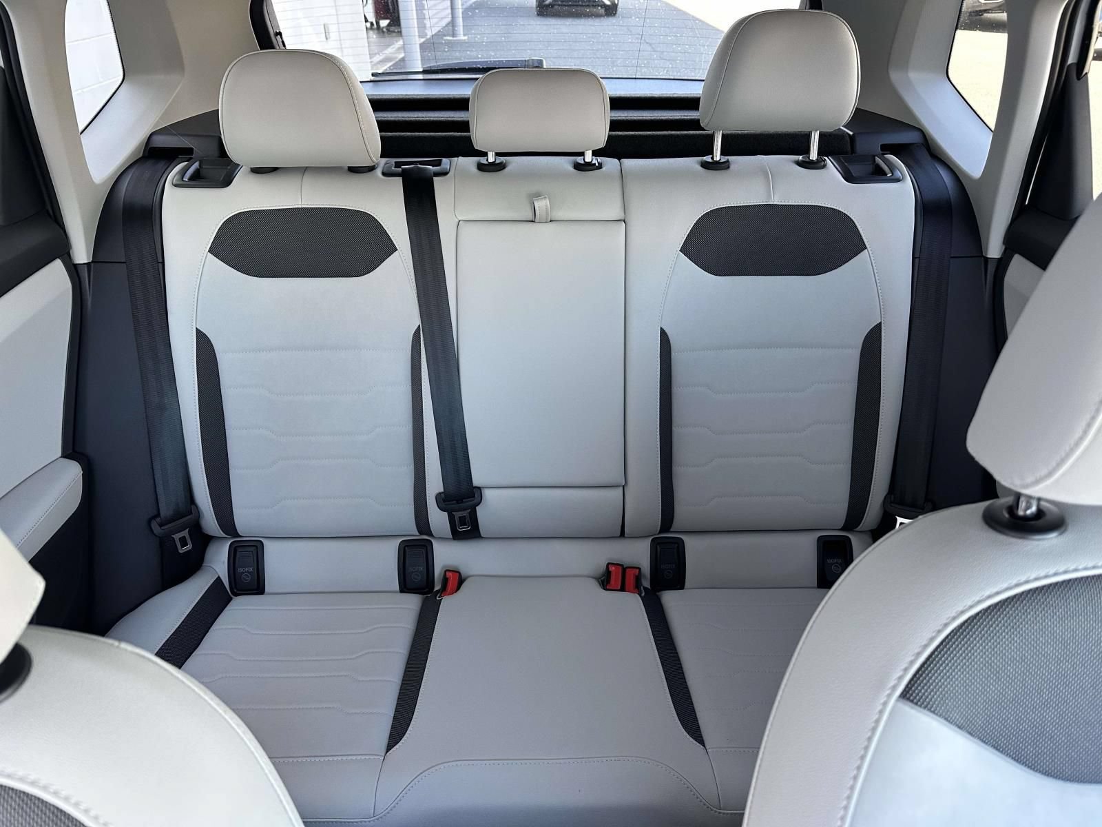 New 2026 Volkswagen Taos SE FWD image 14