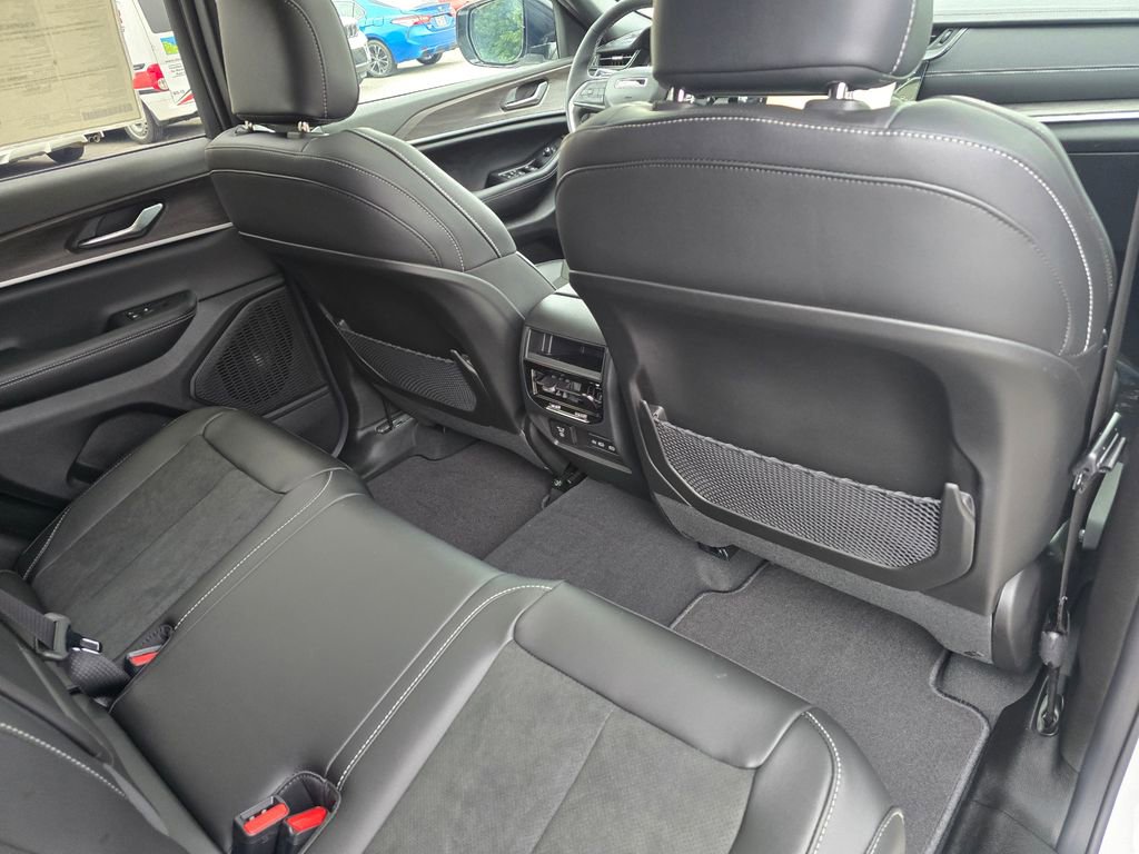 New 2026 Jeep Grand Cherokee Altitude AWD/4WD image 27