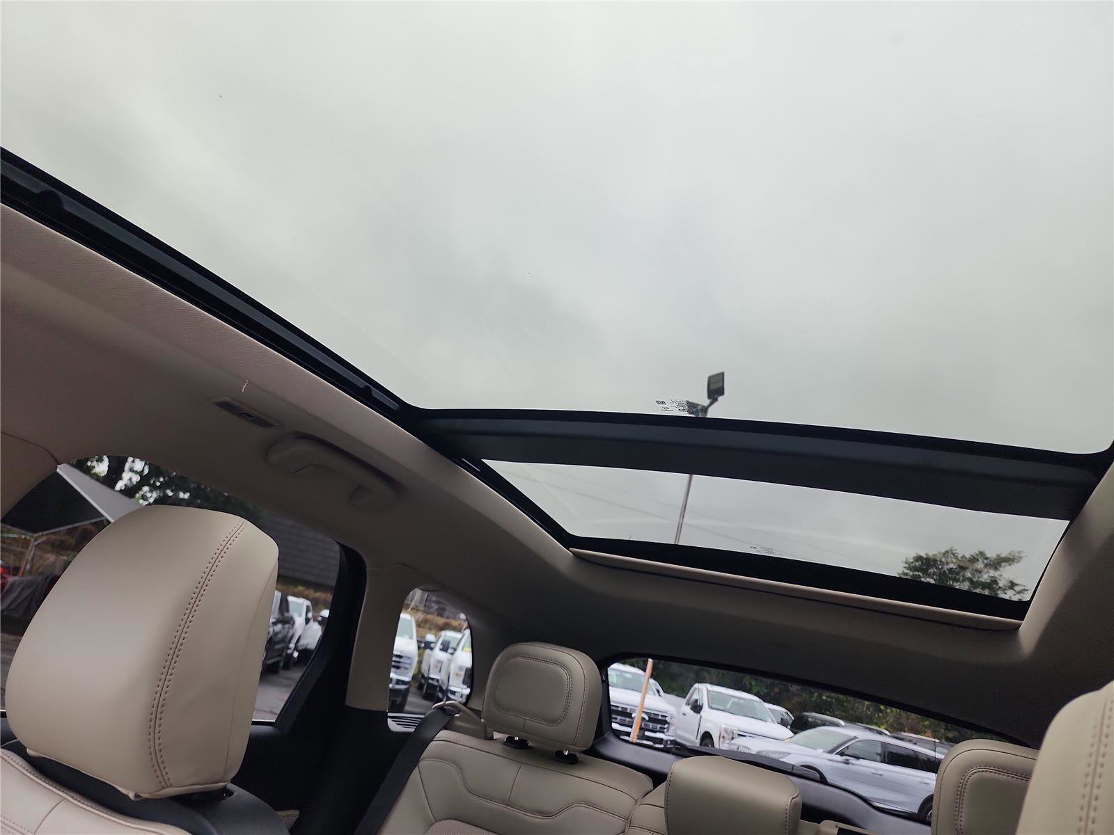 New 2026 Lincoln Corsair Reserve image 16