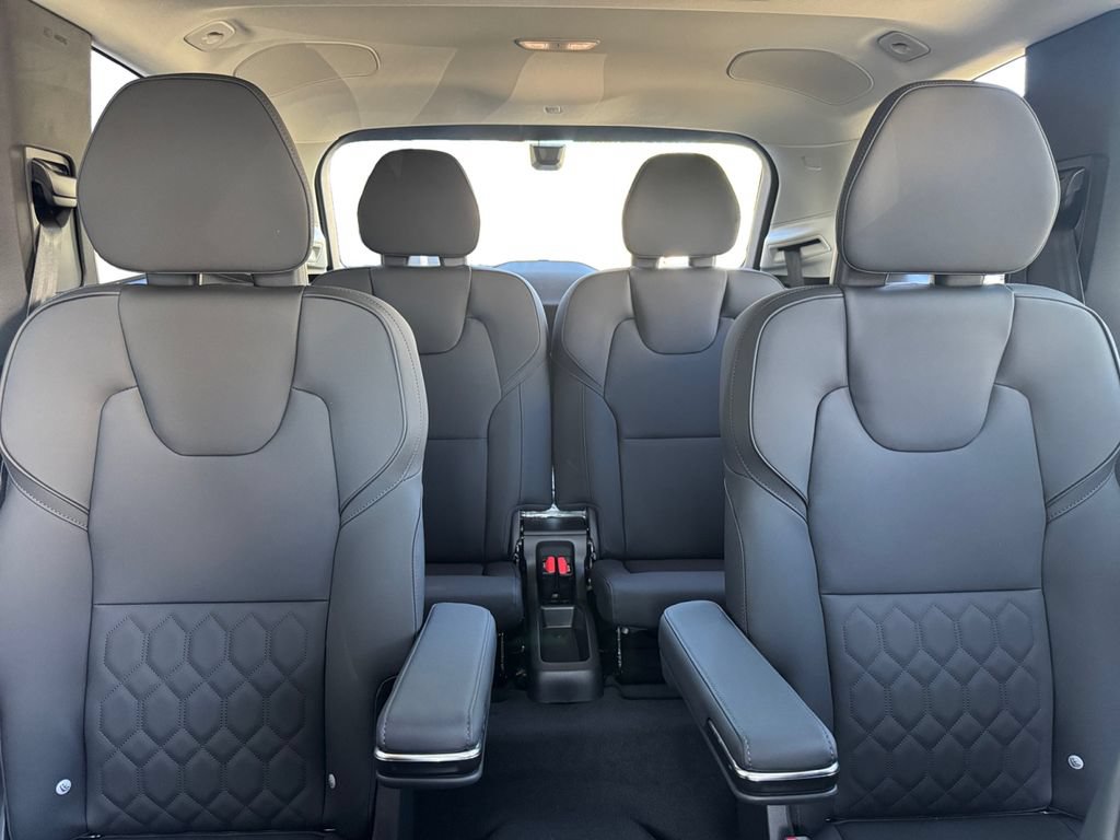 New 2026 Volvo XC90 B6 Plus w/ Protection Package Premier AWD/4WD image 23