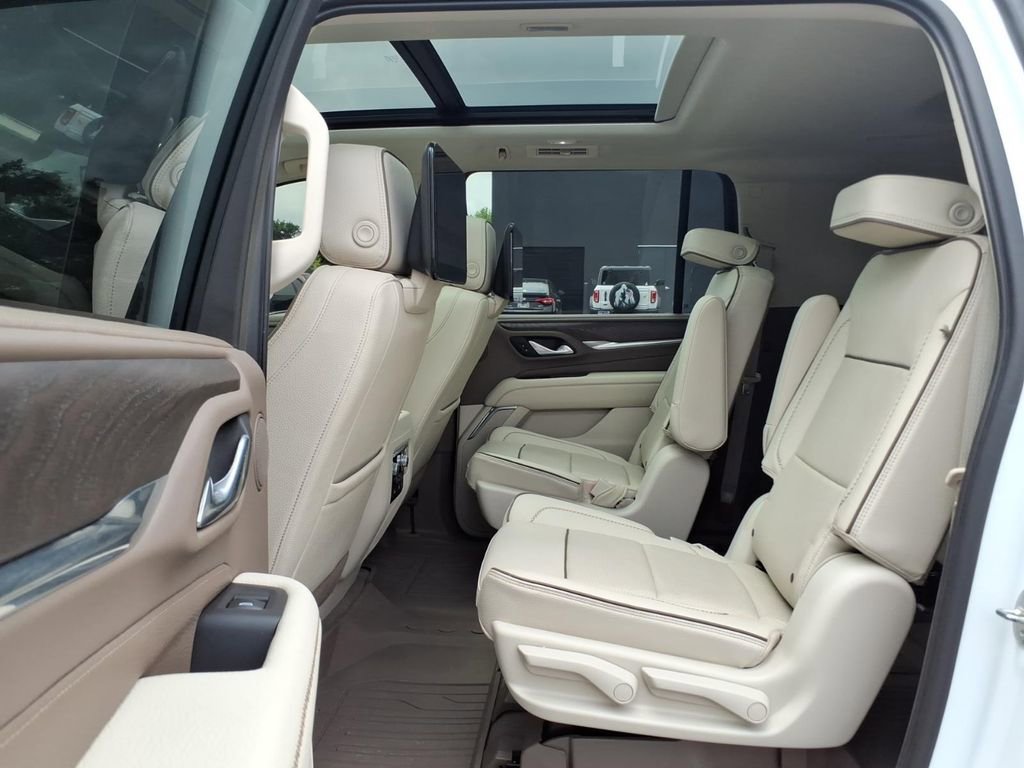 Used 2023 GMC Yukon XL Denali w/ Denali Reserve Package AWD/4WD image 12