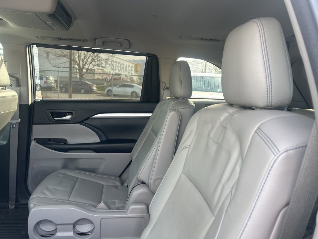 Used 2017 Toyota Highlander XLE image 19