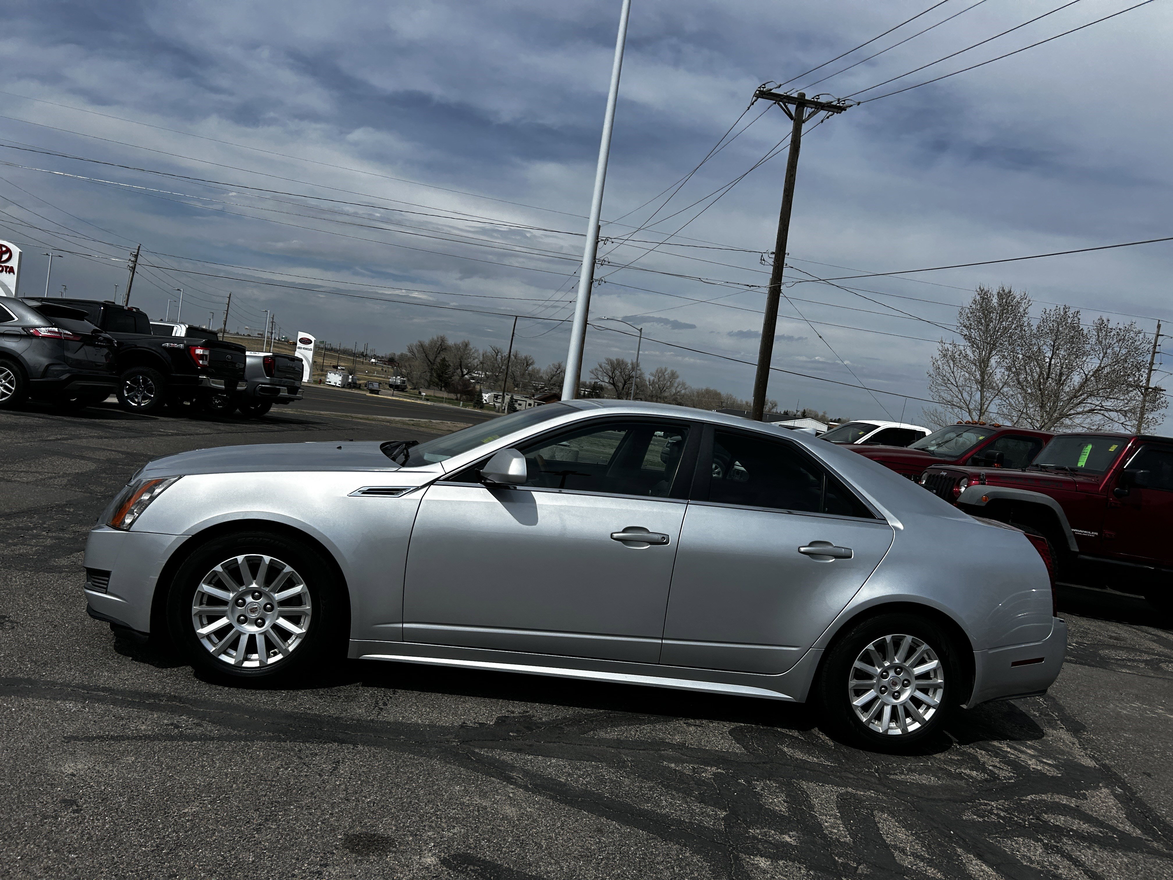 Used 2010 Cadillac CTS Luxury image 2