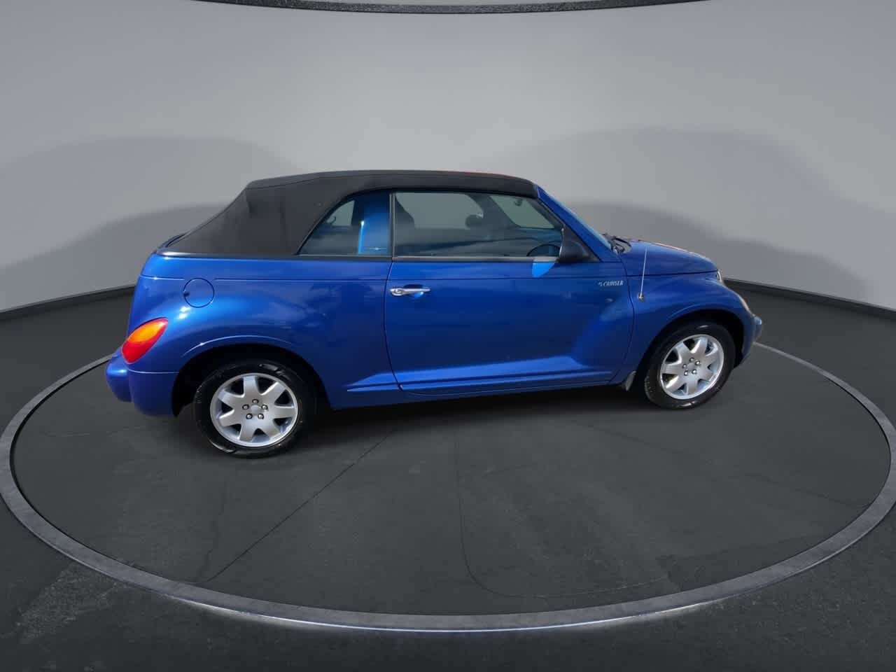 Used 2005 Chrysler PT Cruiser Touring FWD image 8