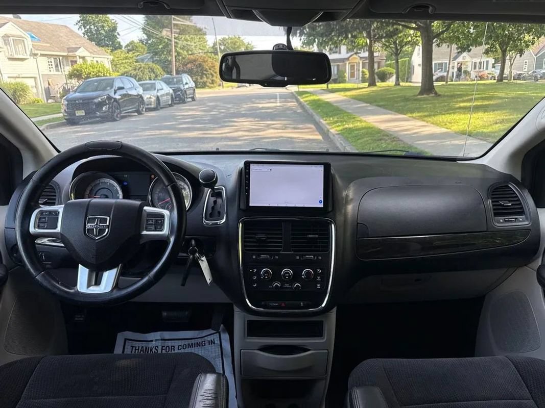 Used 2013 Dodge Grand Caravan SE FWD image 27