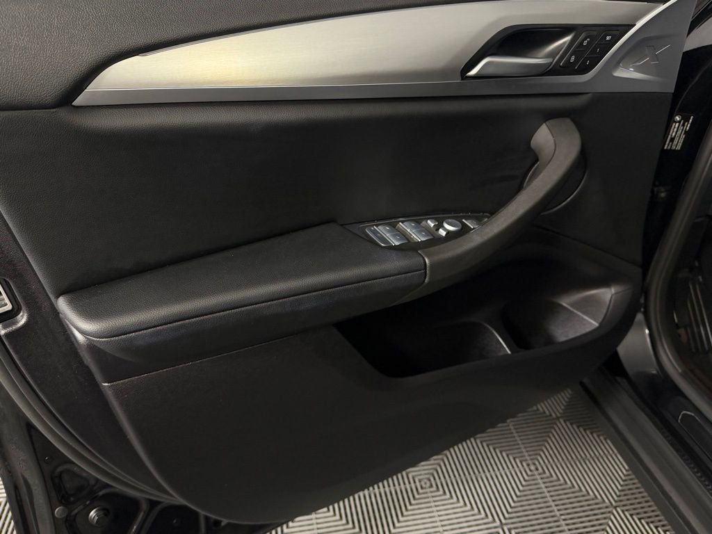 Used 2025 BMW X4 xDrive30i image 25