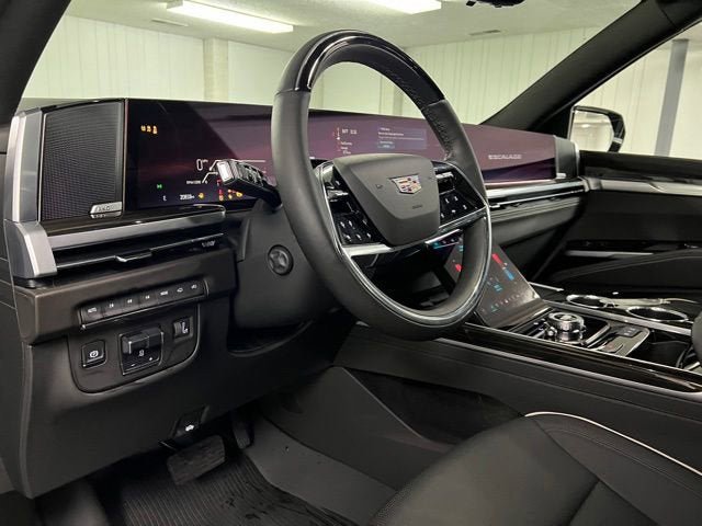 Used 2025 Cadillac Escalade ESV Premium Luxury w/ Touring Package AWD/4WD image 17