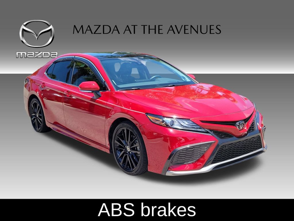 Used 2022 Toyota Camry XSE w/ Navigation Package FWD image 3