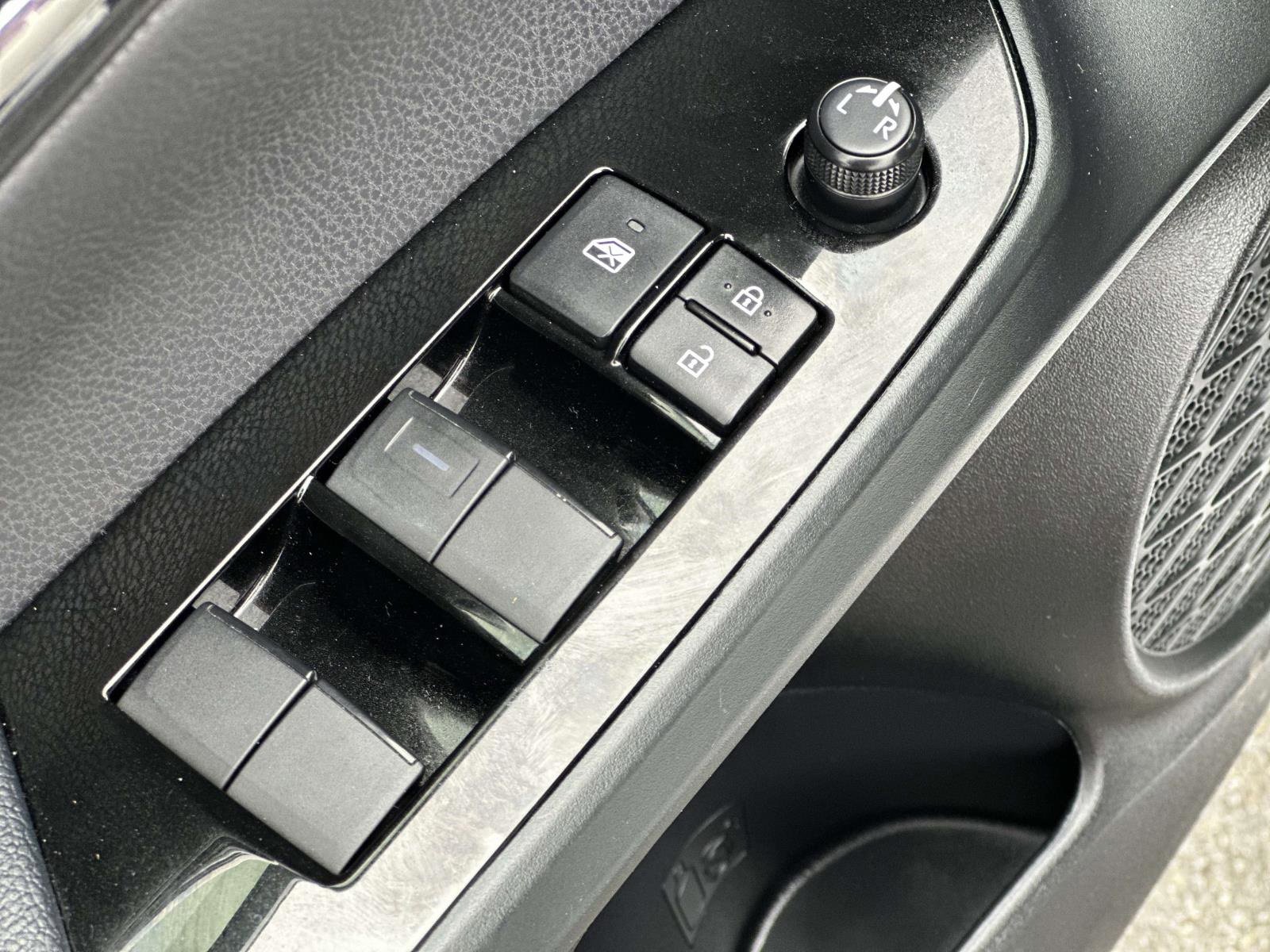 Used 2022 Toyota Prius LE image 20