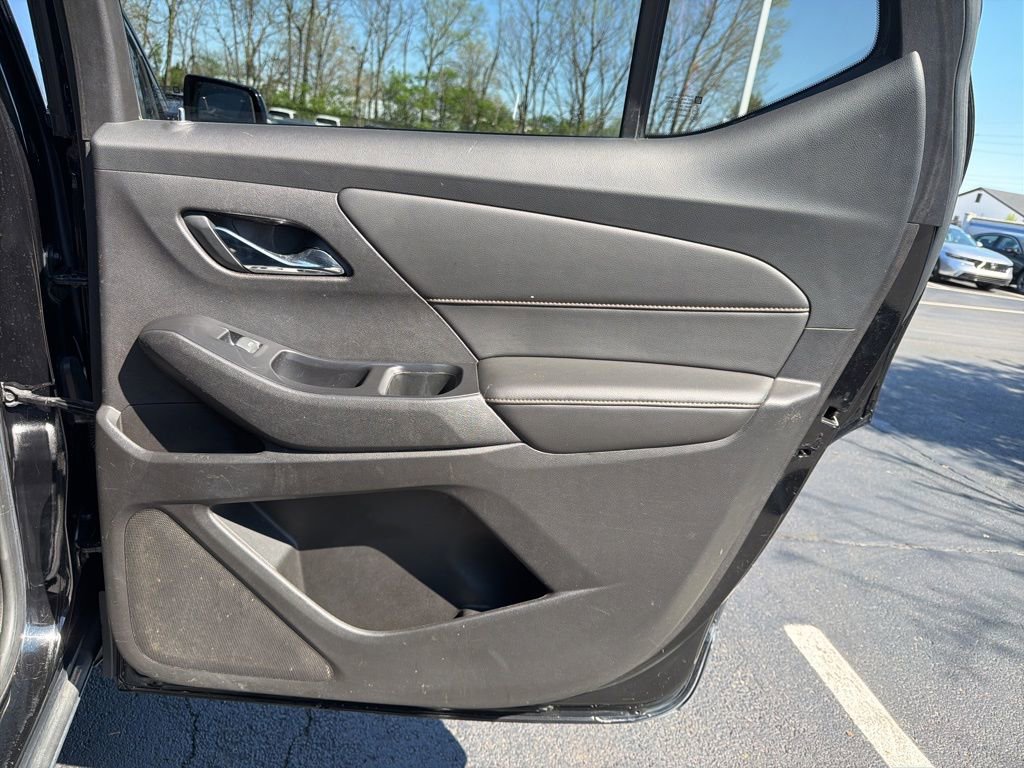 Used 2018 Chevrolet Traverse LT image 24