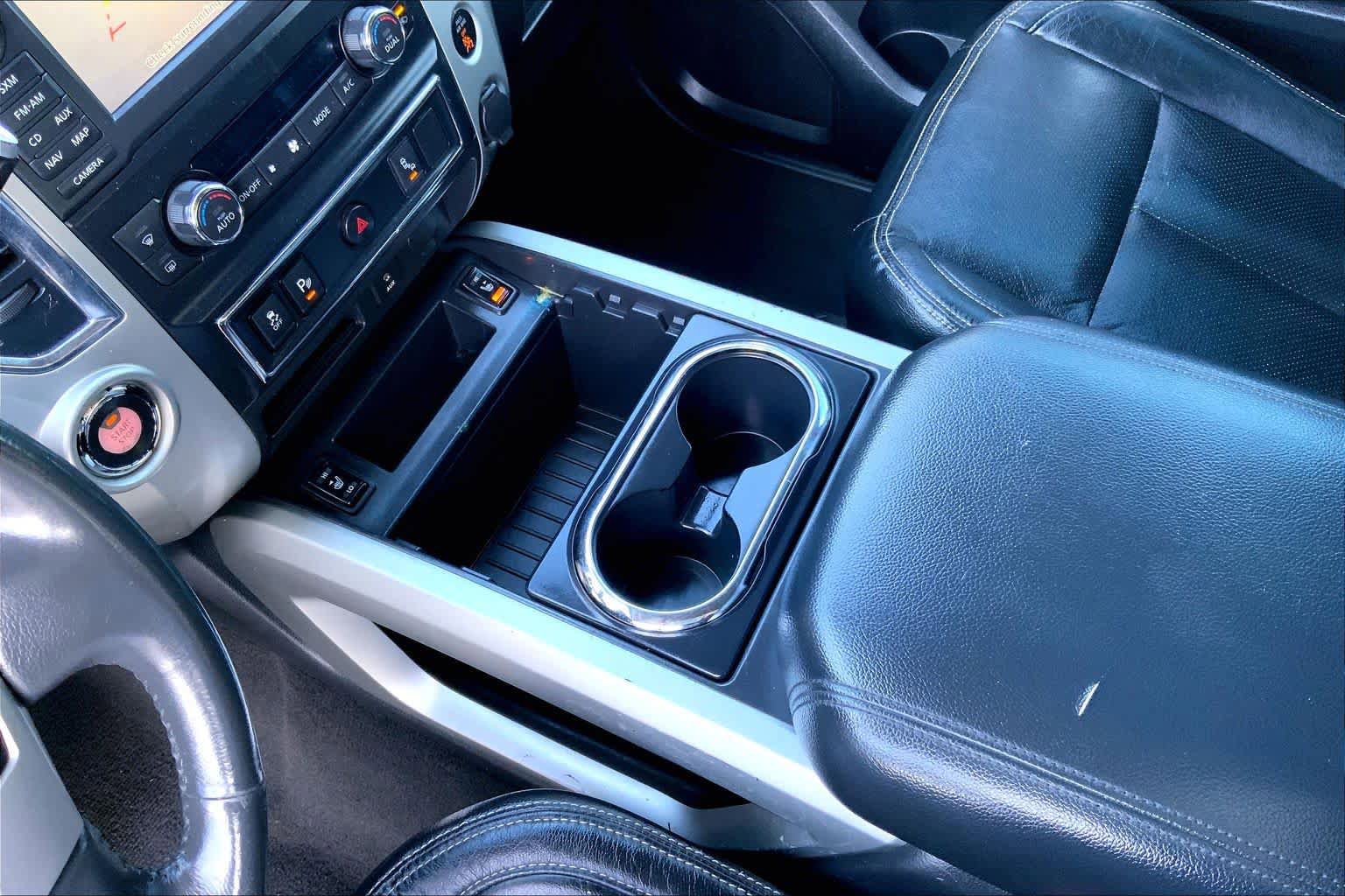 Used 2018 Nissan Titan SV w/ SV Convenience Package image 15