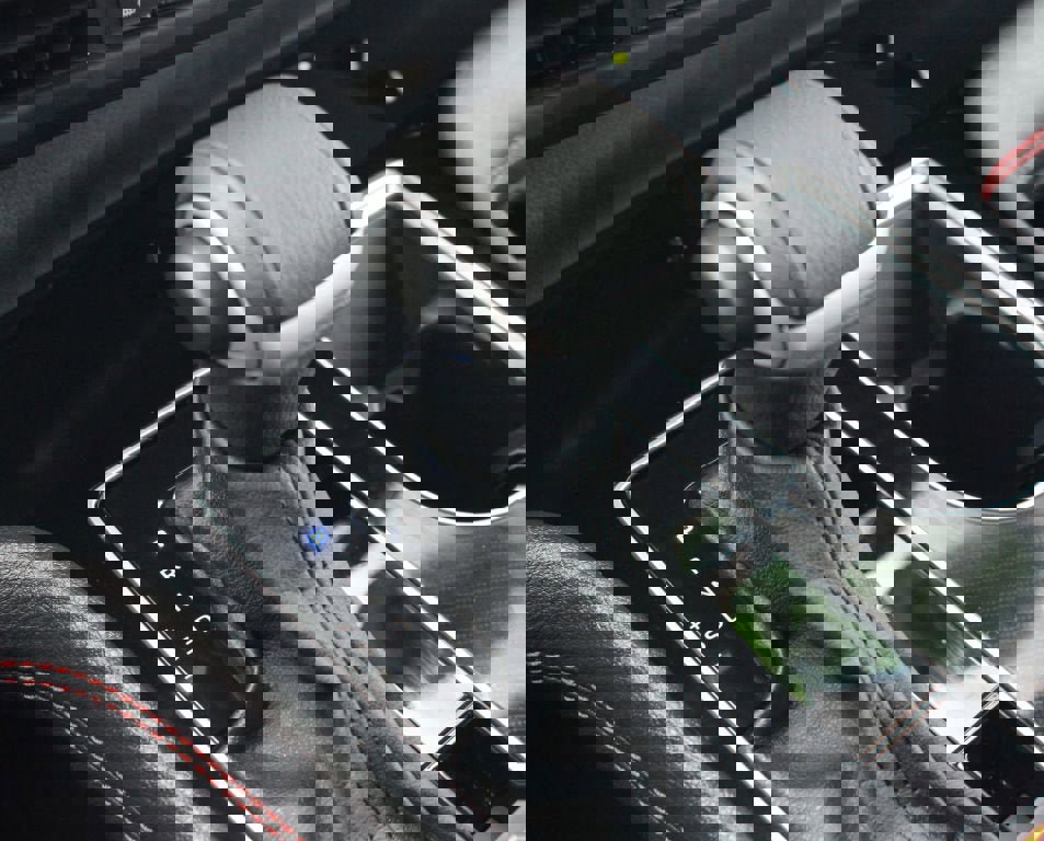 Used 2025 Toyota Sienna XSE w/ XSE Premium Package image 12