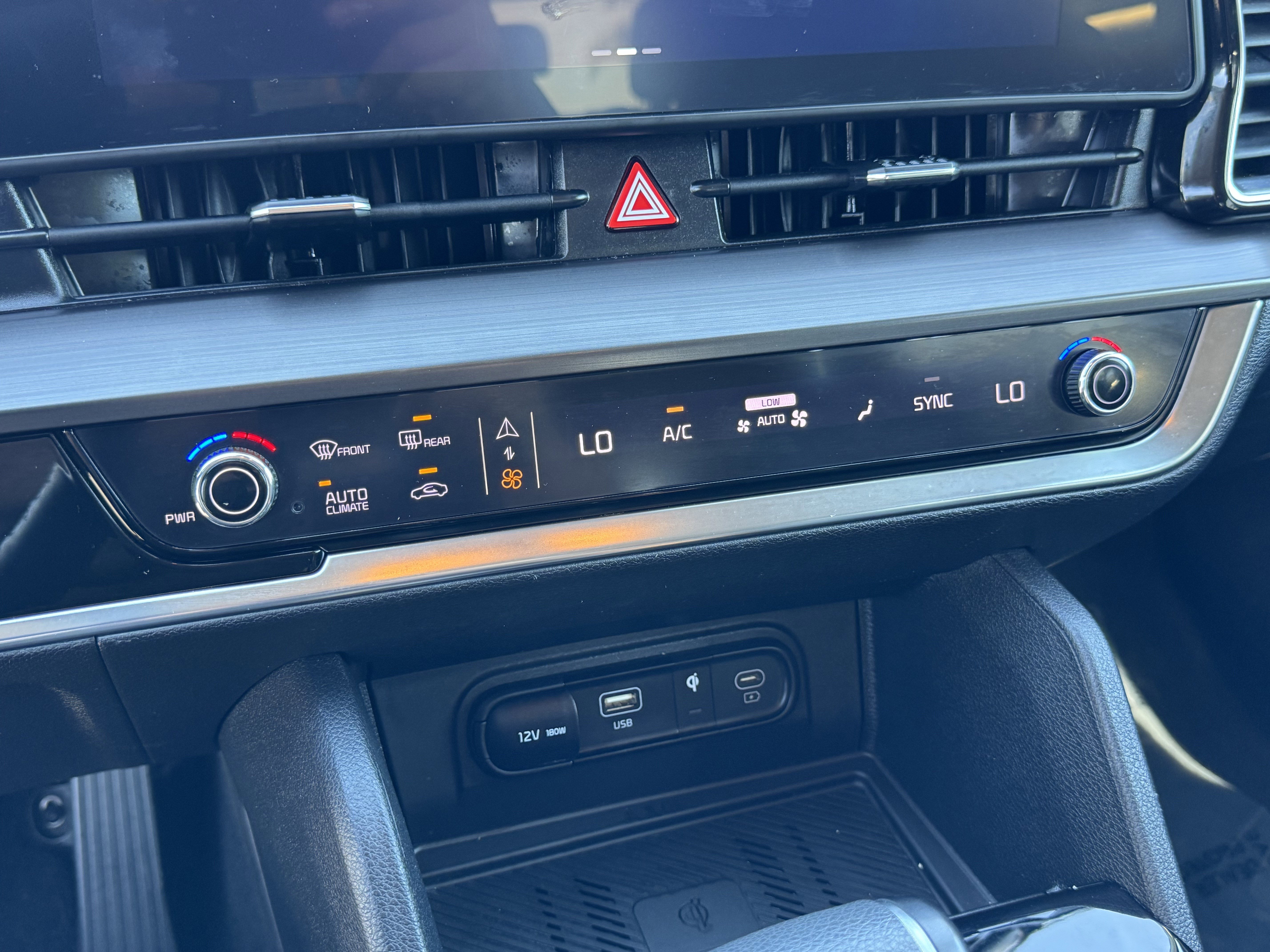 Used 2024 Kia Sportage EX image 27