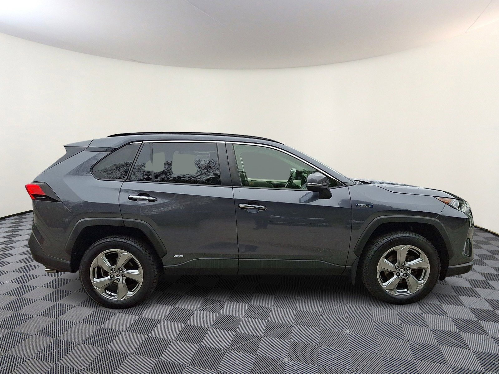 Used 2020 Toyota RAV4 Limited w/ Carpet Mat Package AWD/4WD image 7
