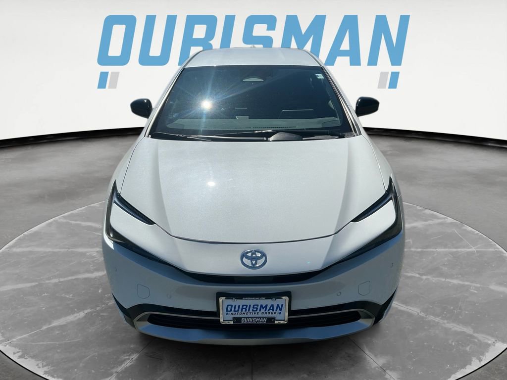 Used 2025 Toyota Prius Plug-In Hybrid image 9