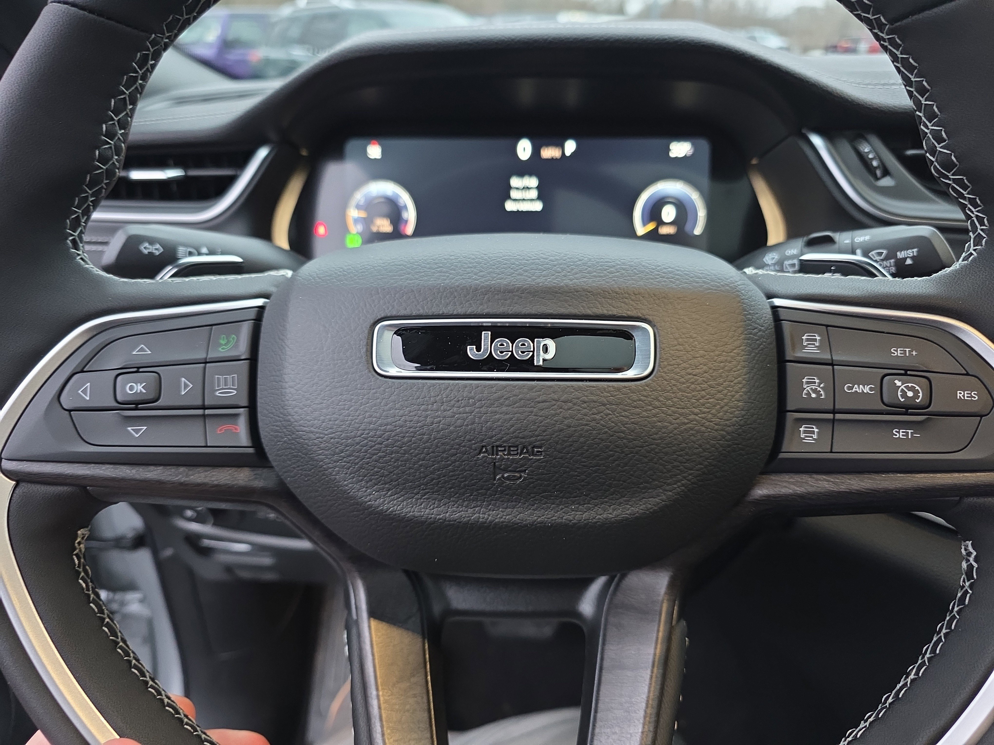 New 2025 Jeep Grand Cherokee Limited w/ Luxury Tech Group II image 12