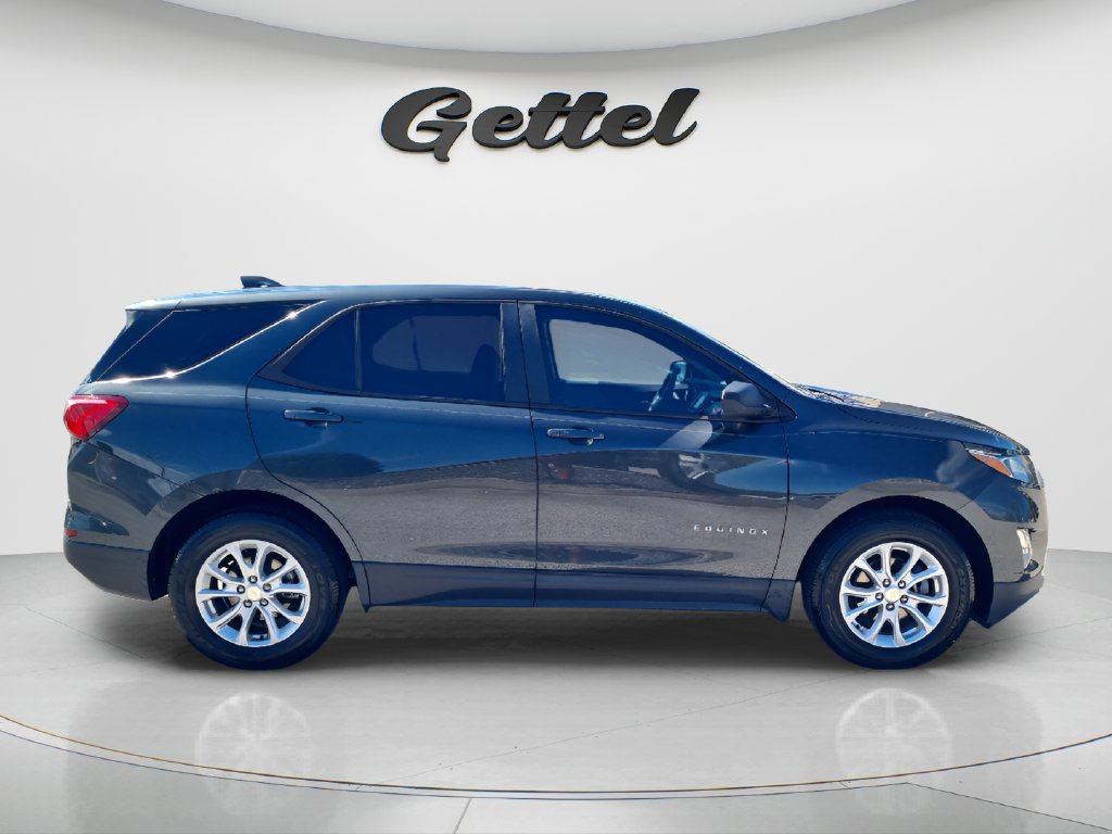 Used 2020 Chevrolet Equinox LS w/ LS Convenience Package FWD image 4