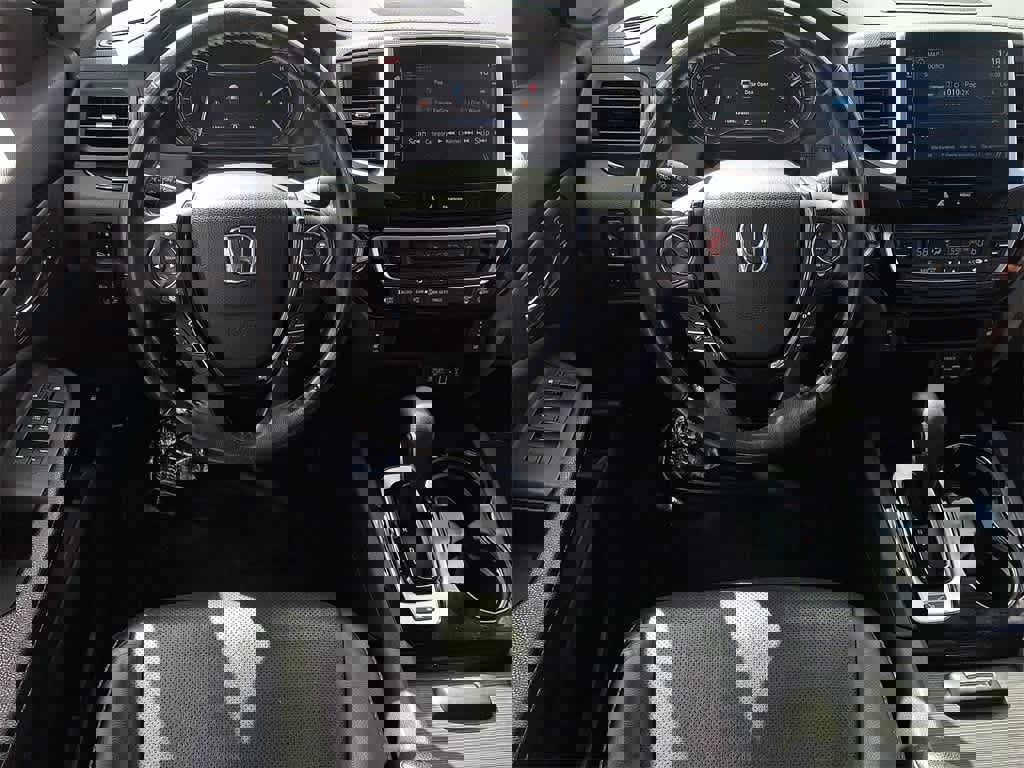 Used 2017 Honda Ridgeline RTL-E image 11