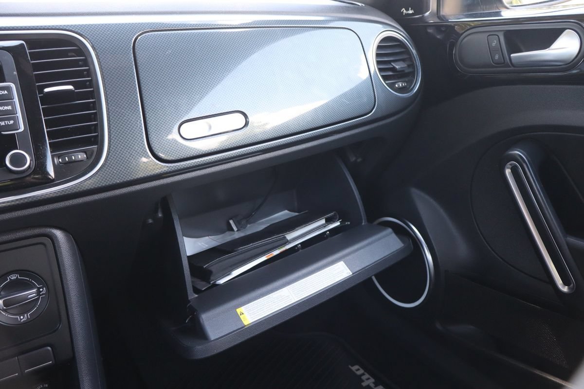 Used 2013 Volkswagen Beetle 2.0T FWD image 34