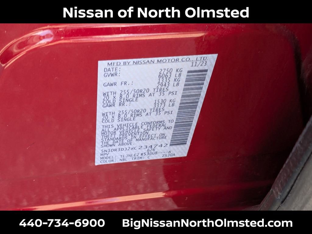 Certified 2024 Nissan Pathfinder Platinum w/ Black Appearance Package image 32