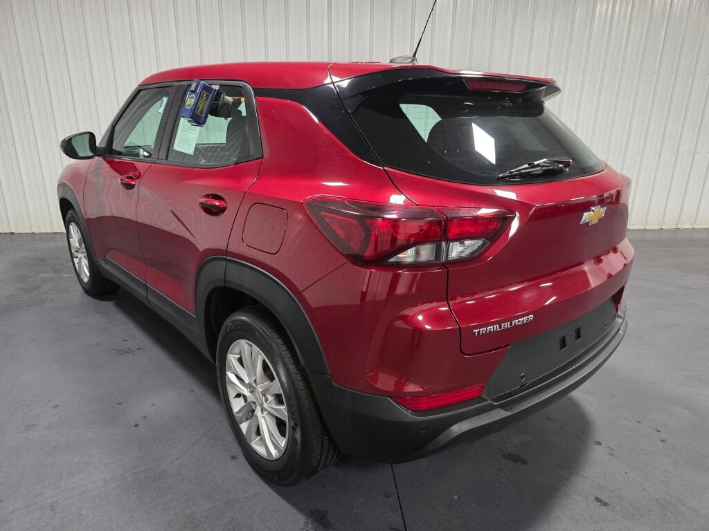 Used 2021 Chevrolet TrailBlazer LS FWD image 3