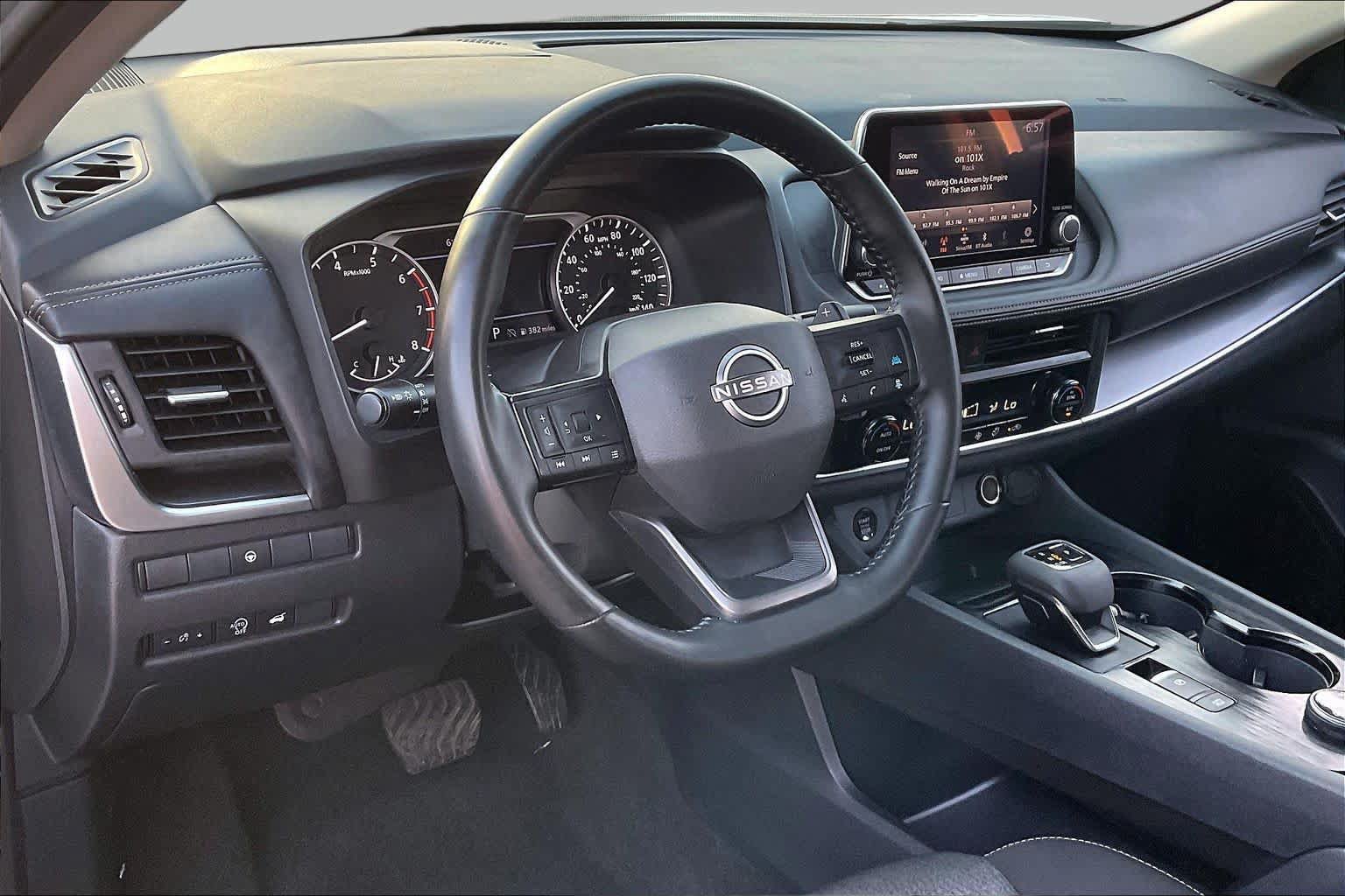 Used 2025 Nissan Rogue SV AWD/4WD image 17