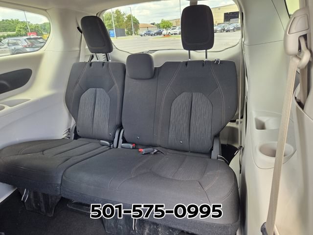 Used 2017 Chrysler Pacifica Touring FWD image 12