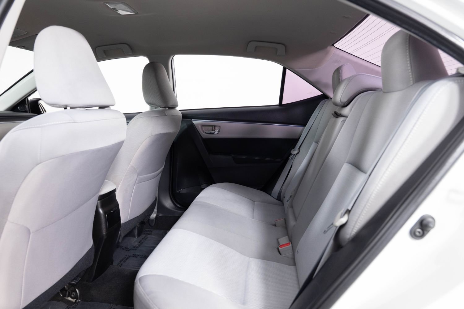 Used 2015 Toyota Corolla LE FWD image 18