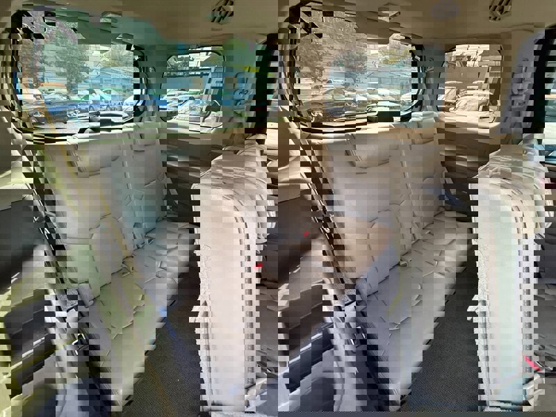 Used 2011 Nissan Pathfinder LE w/ Navigation Pkg image 26