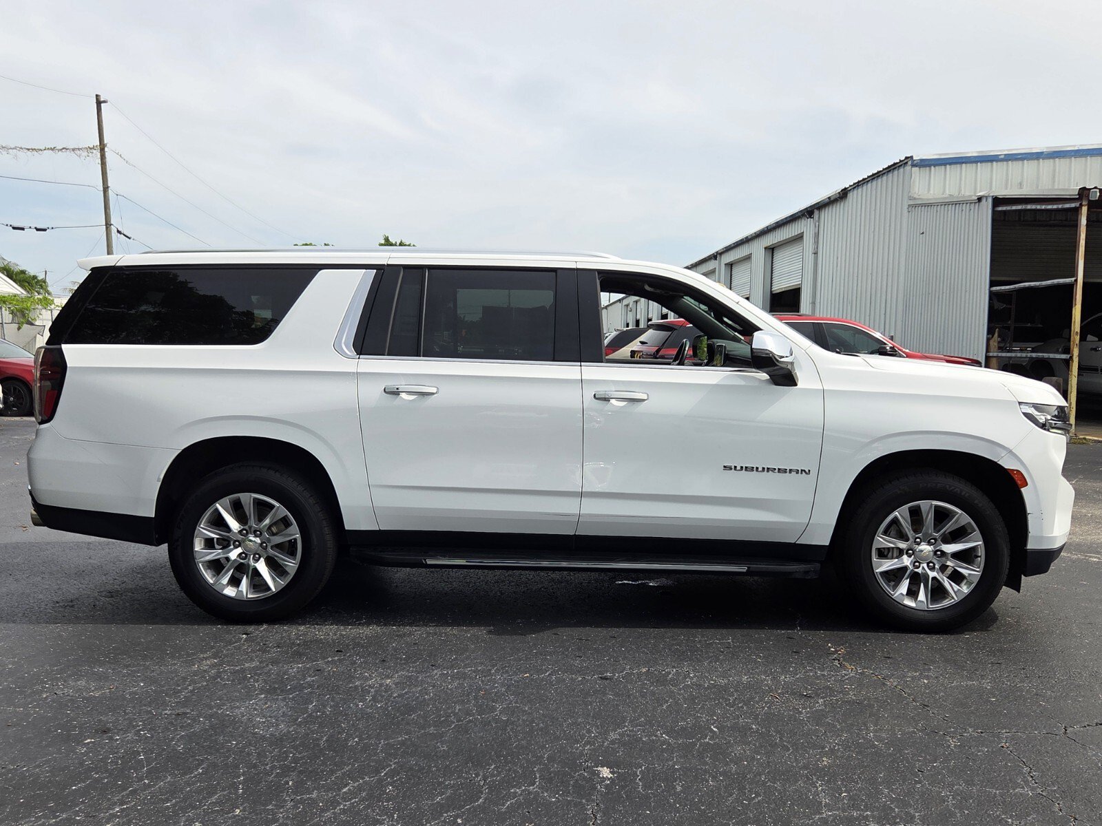 Certified 2023 Chevrolet Suburban Premier AWD/4WD image 6