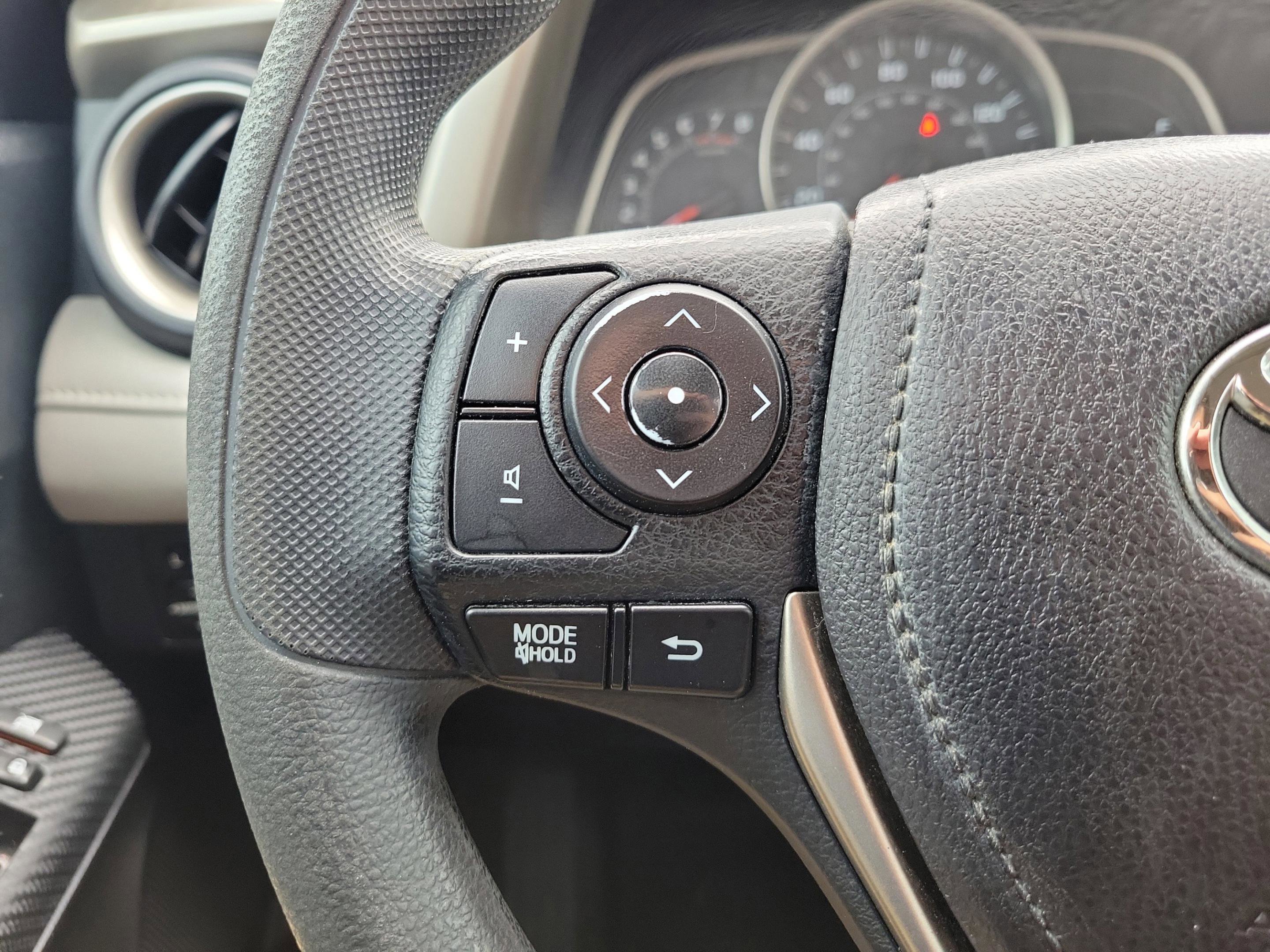 Used 2015 Toyota RAV4 XLE image 30