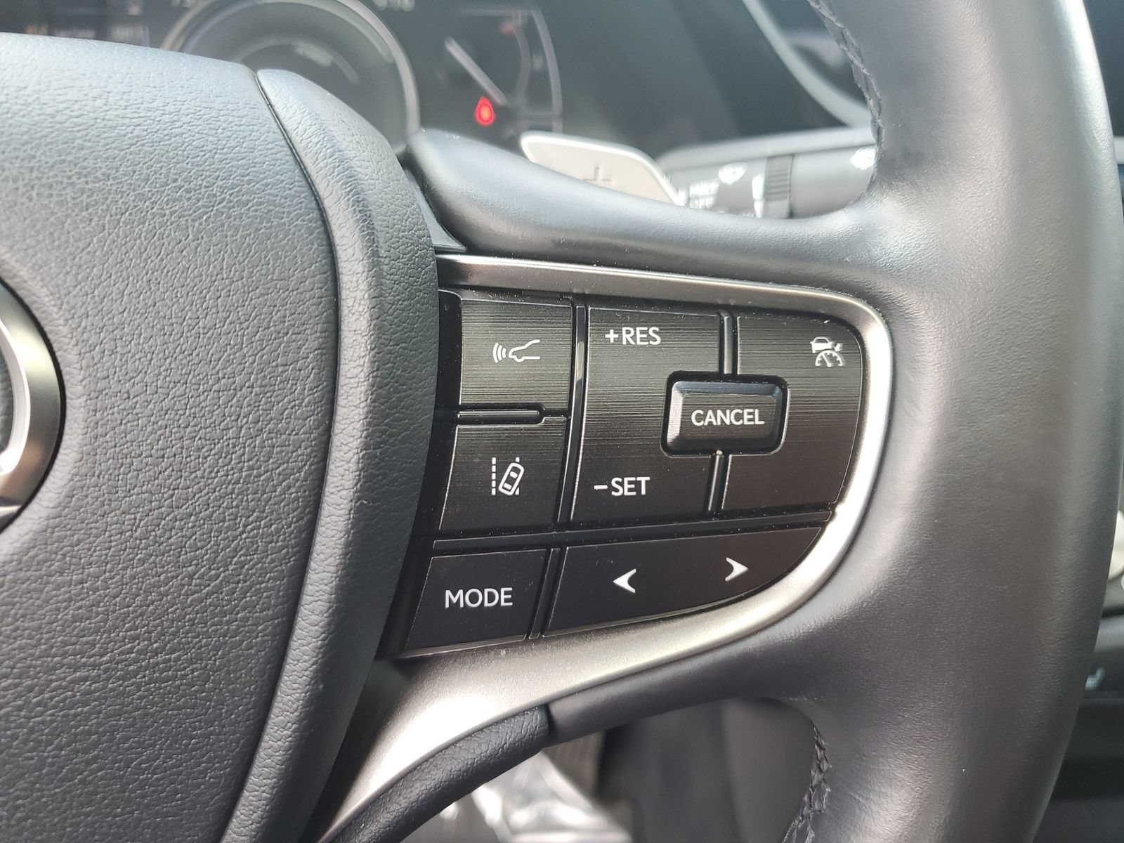 Used 2025 Lexus ES 300h w/ Premium Package FWD image 28