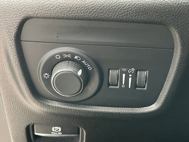 Used 2023 Jeep Grand Cherokee L Laredo image 19