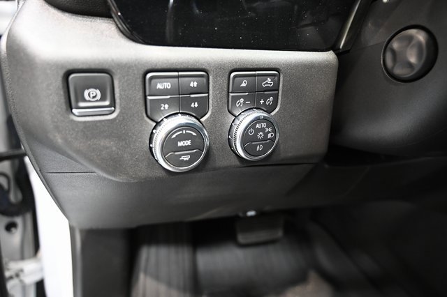 Used 2022 GMC Sierra 1500 SLT w/ SLT Convenience Package image 24