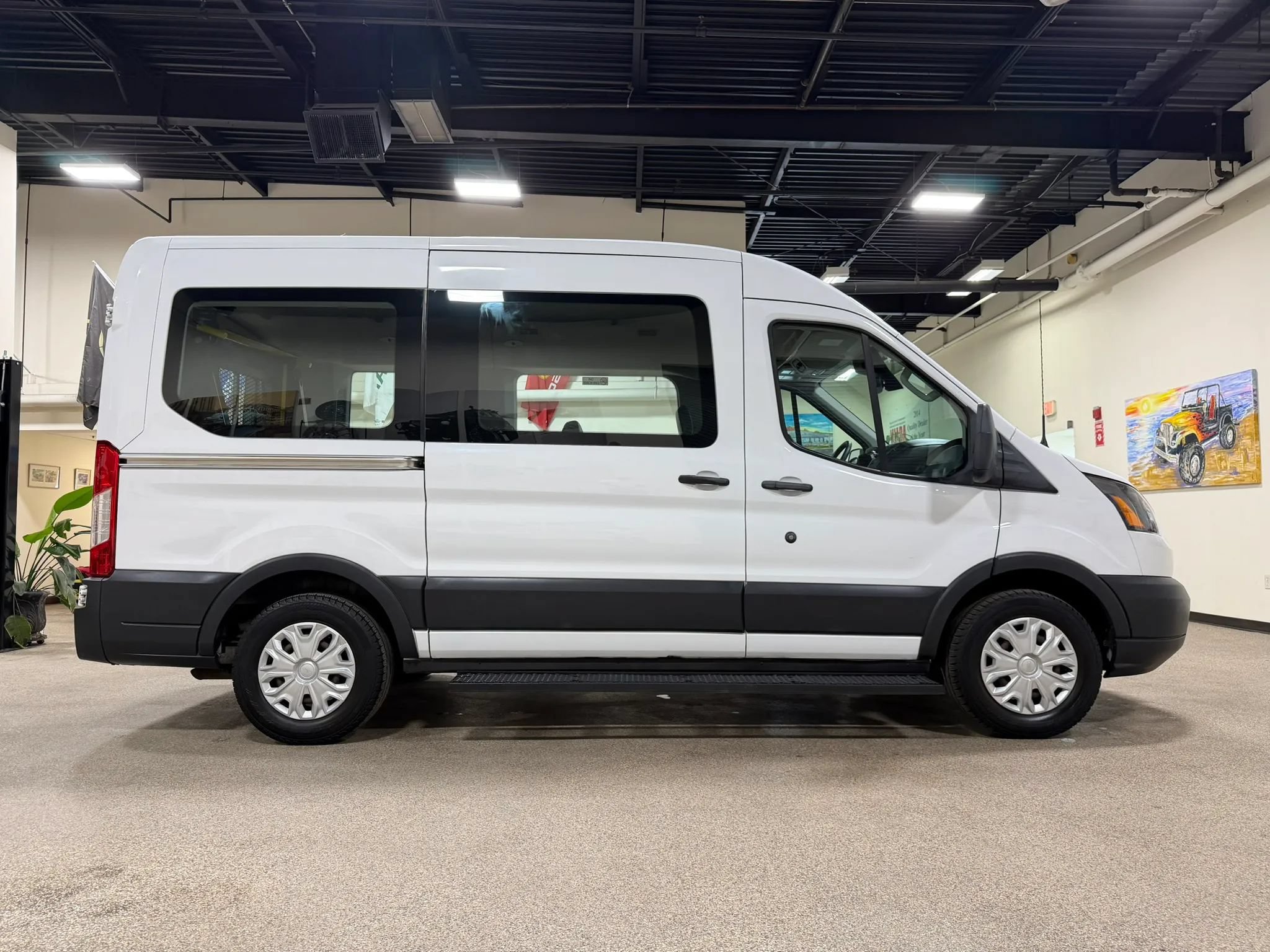 Used 2018 Ford Transit 150 XL RWD image 5