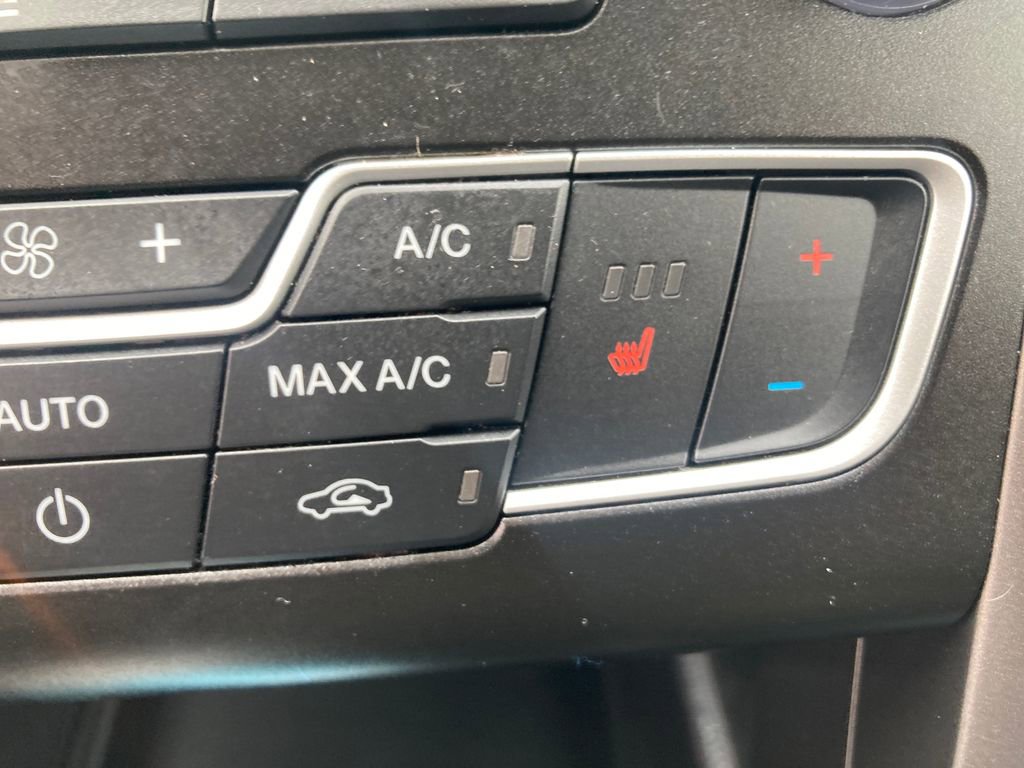 Used 2017 Ford Fusion SE w/ Fusion SE Technology Package image 40