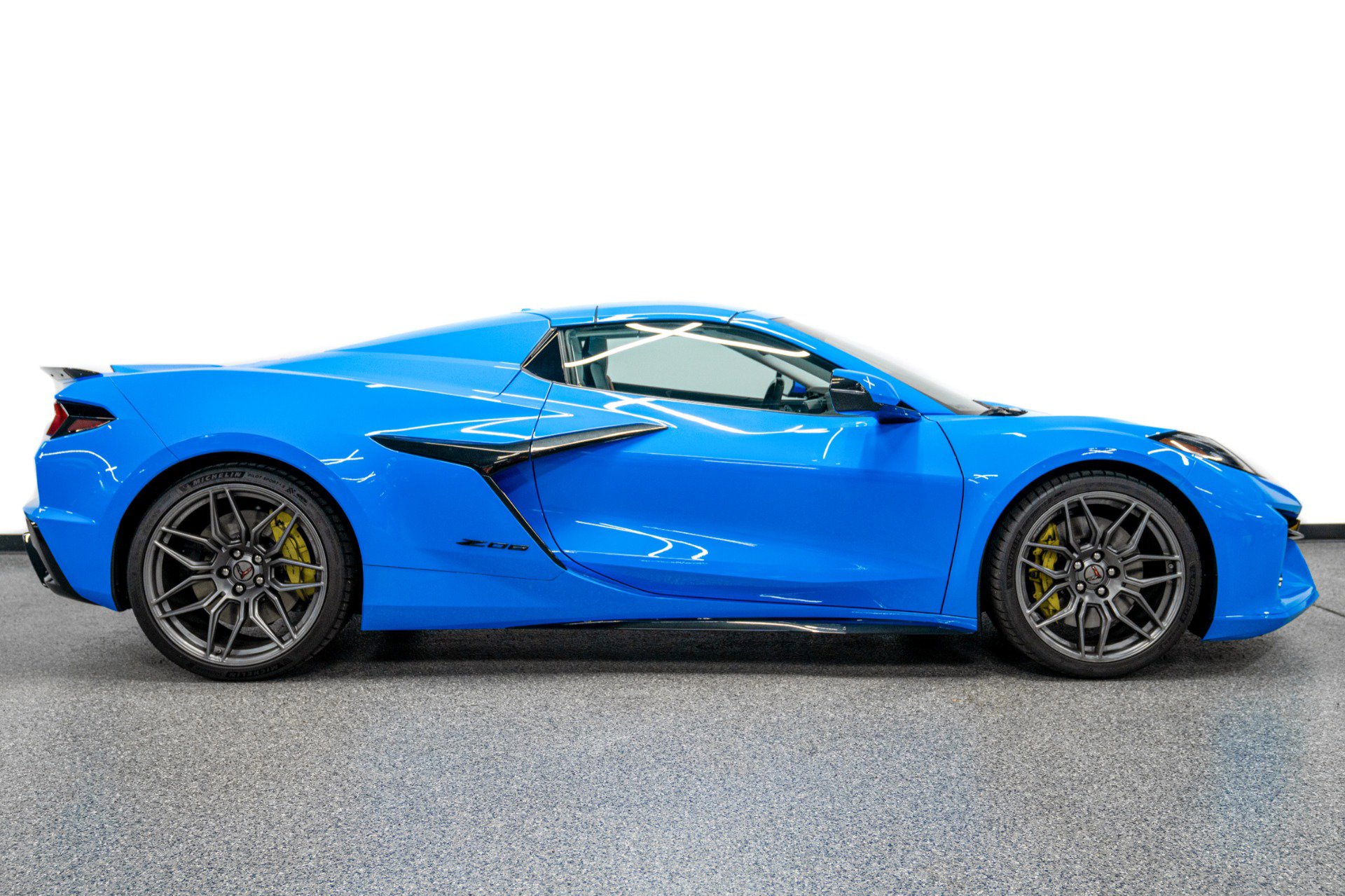 Used 2024 Chevrolet Corvette Z06 w/ Battery Protection Package image 16