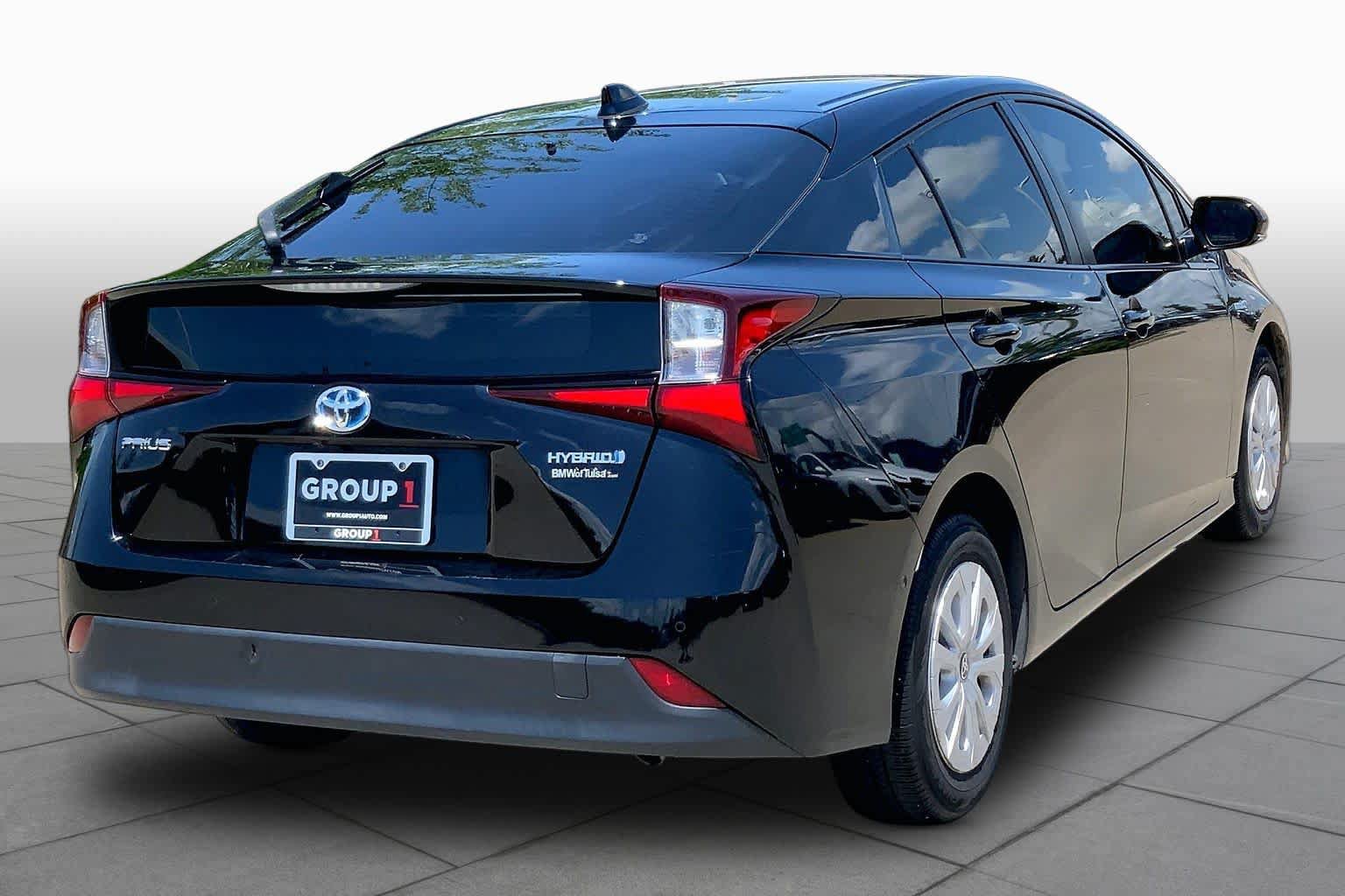 Used 2020 Toyota Prius LE FWD image 12