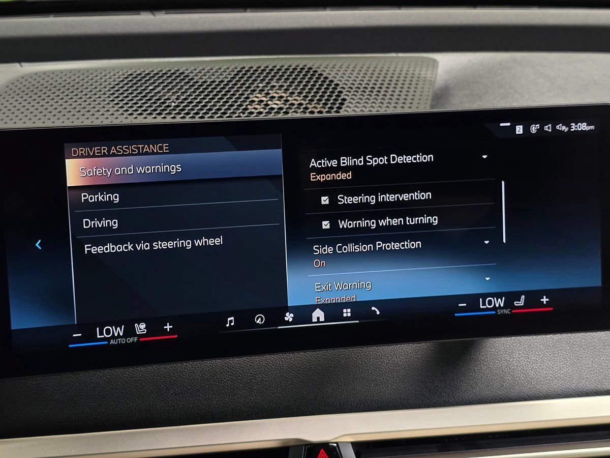 Used 2024 BMW iX xDrive50 w/ Sport Package AWD/4WD image 47