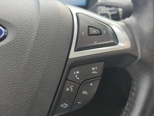 Used 2017 Ford Fusion SE w/ Fusion SE Technology Package AWD/4WD image 26