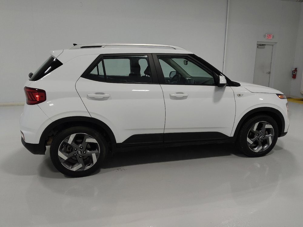 Used 2022 Hyundai Venue SEL image 10